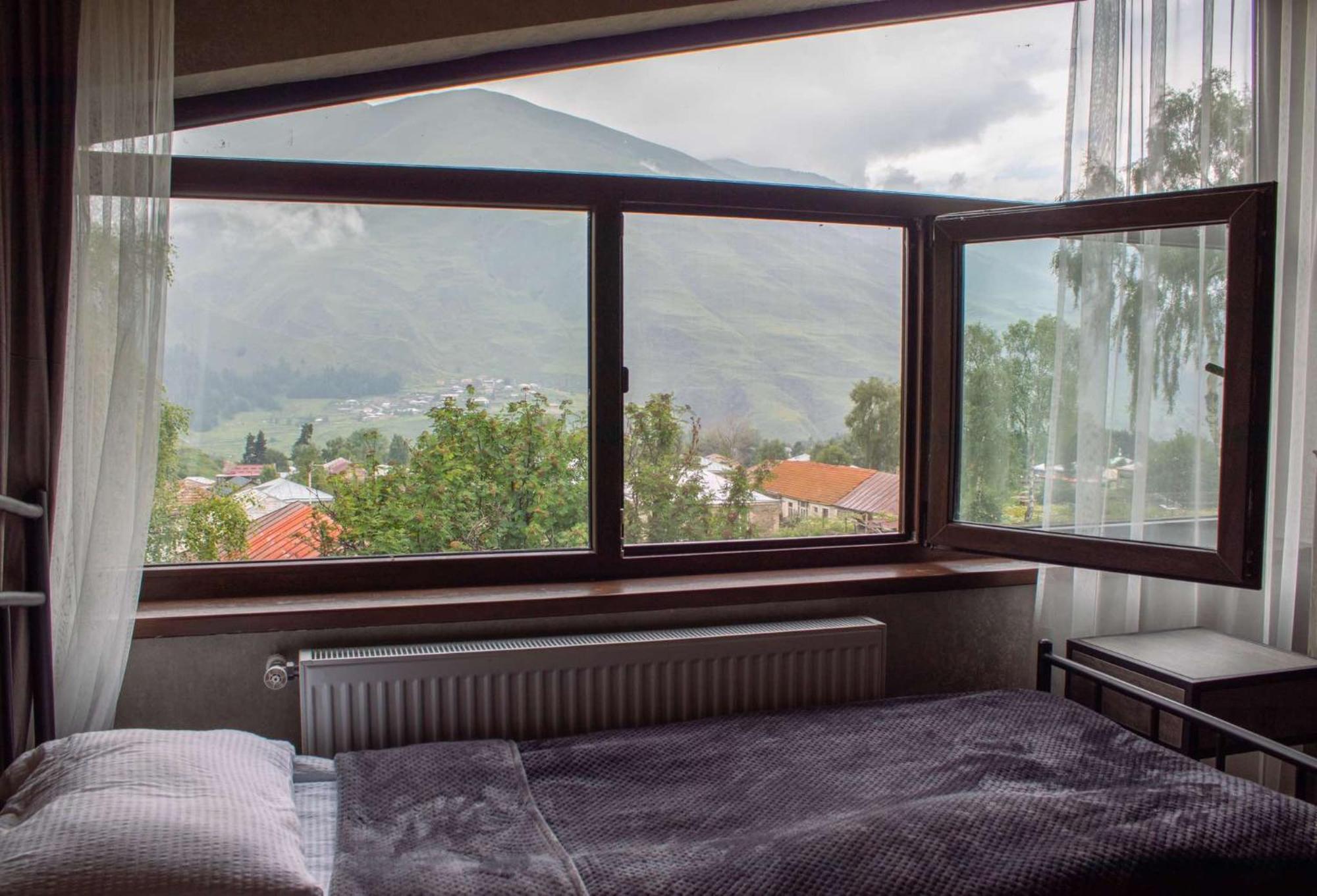 Garemta Hotell Kazbegi Exteriör bild
